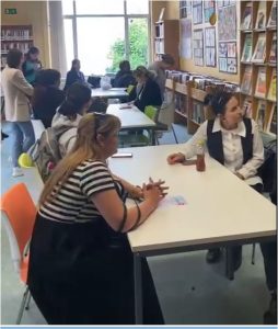 Asbl Cohésion, visite à la bibliothèque communale de Saint-Josse ASBL Cohésion cours de français débutant moyen avancé, A1 A2 B1 le matin le soir à coté de métro Madou à Saint Josse
